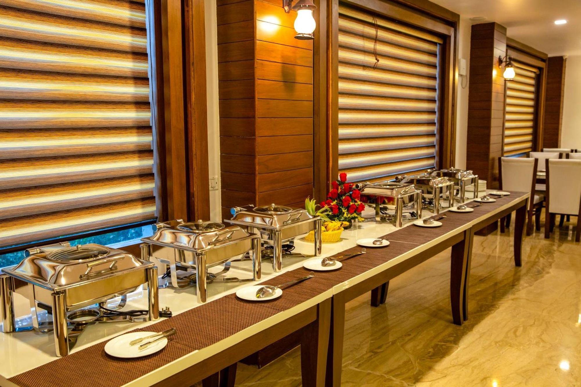 Spree Hotel Agra - Walking Distance To Tajmahal Kültér fotó