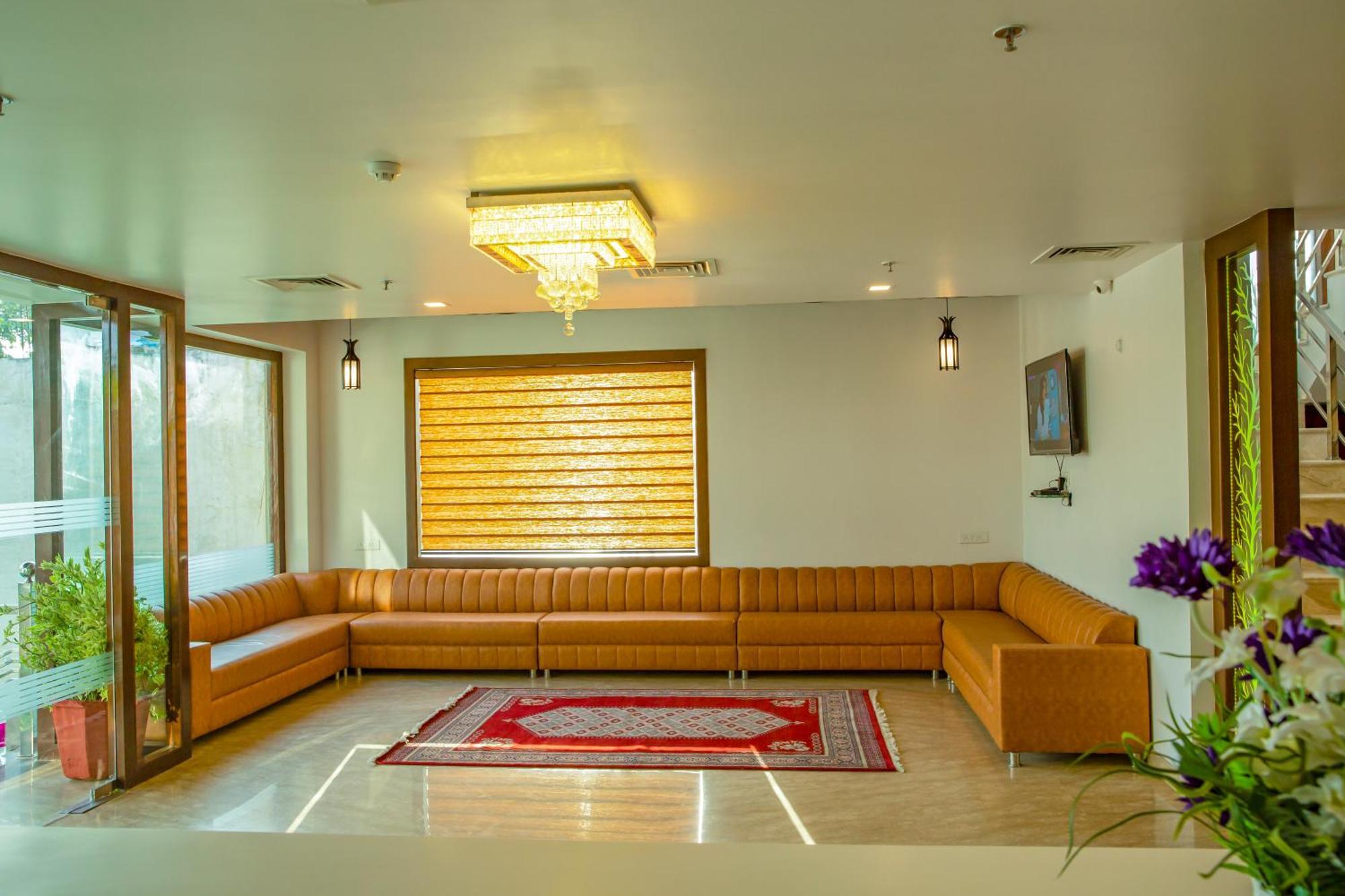 Spree Hotel Agra - Walking Distance To Tajmahal Kültér fotó