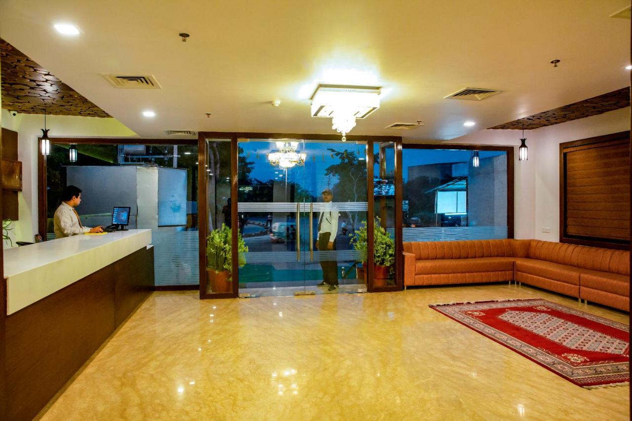 Spree Hotel Agra - Walking Distance To Tajmahal Kültér fotó